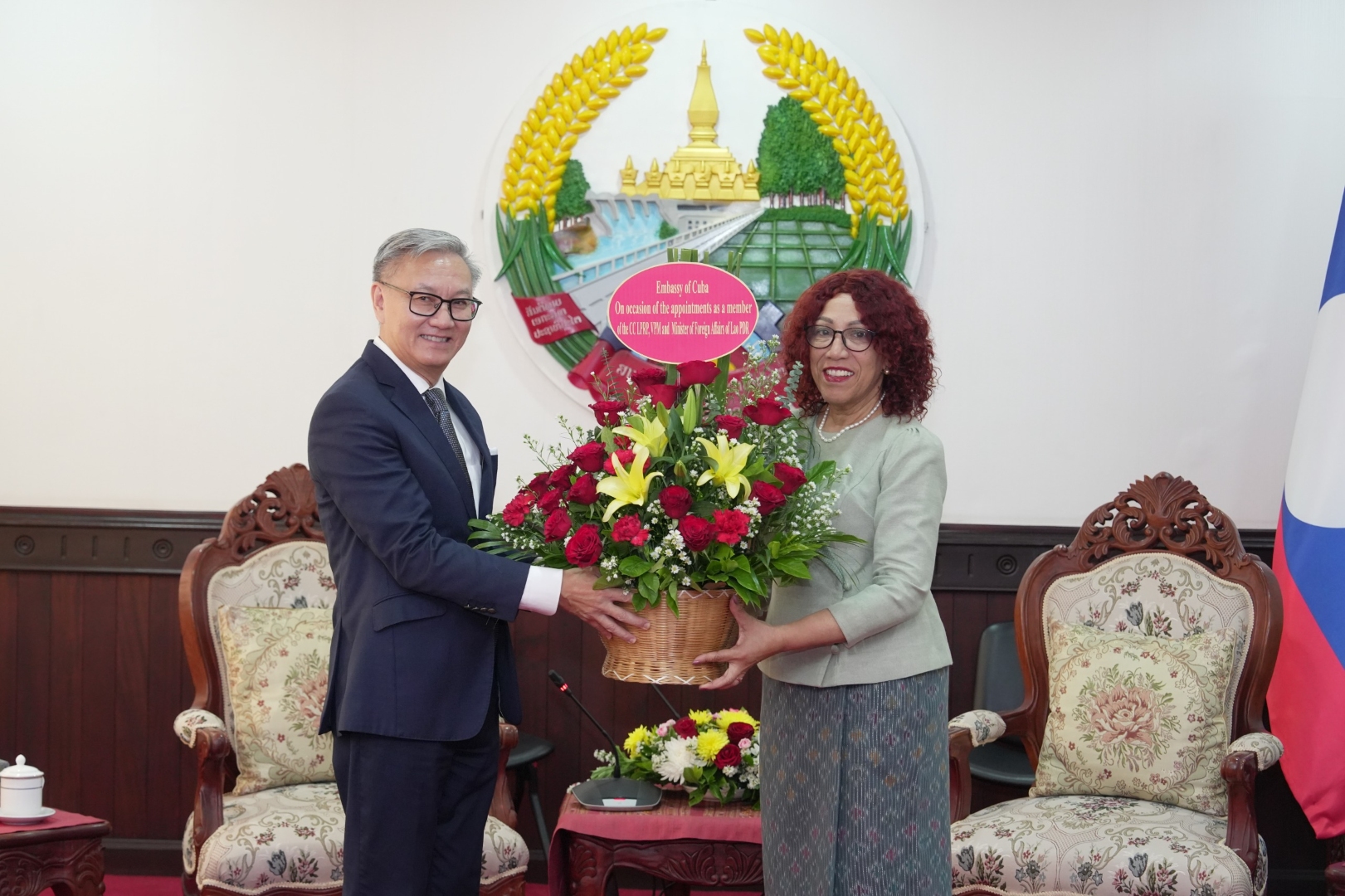 ຮອງນາຍົກລັດຖະມົນຕີ, ລັດຖະມົນຕີກະຊວງການຕ່າງປະເທດ ຕ້ອນຮັບ ທູດກູບາ 